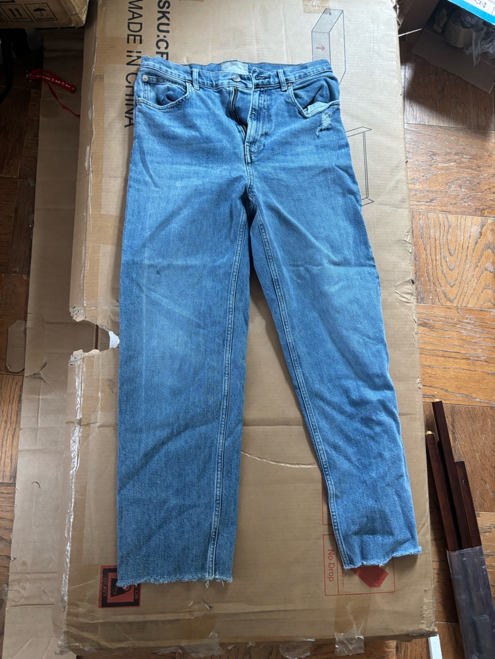 Everlane Women’s Straight Jeans in Medium Blue Denim